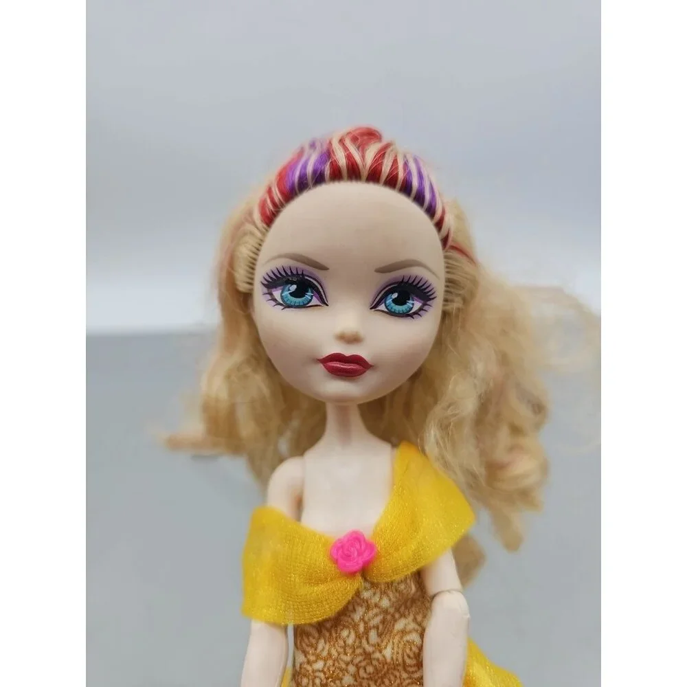 Ever‎ After High School Spirit Apple White